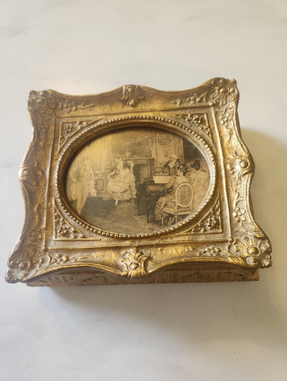 Vintage Gold Decorative Resin Trinket Box with Mirror